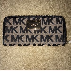 Brand new Michael Kors Wallet